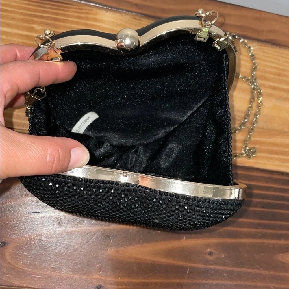 Rhinestones Black Heart-Shaped Clutch with Gold Chain and Handle